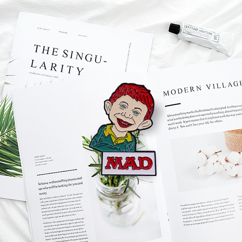 MAD Magazine Alfred E. Neuman  - Vintage Collectible Pins avis et prix